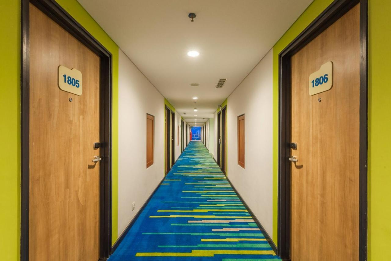 Deka Hotel Surabaya Hr Muhammad Exterior foto
