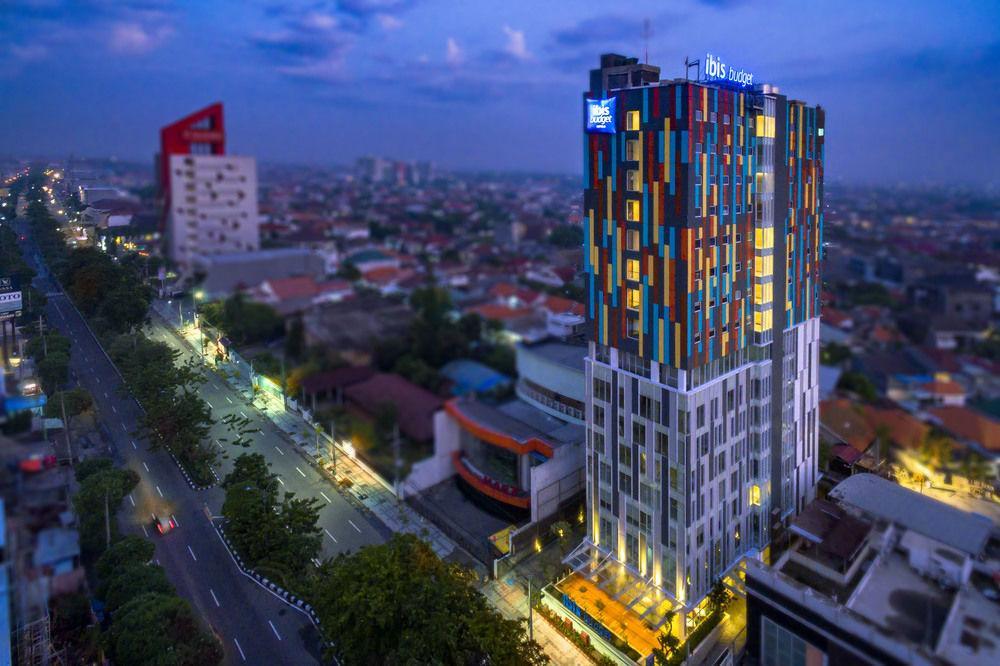 Deka Hotel Surabaya Hr Muhammad Exterior foto