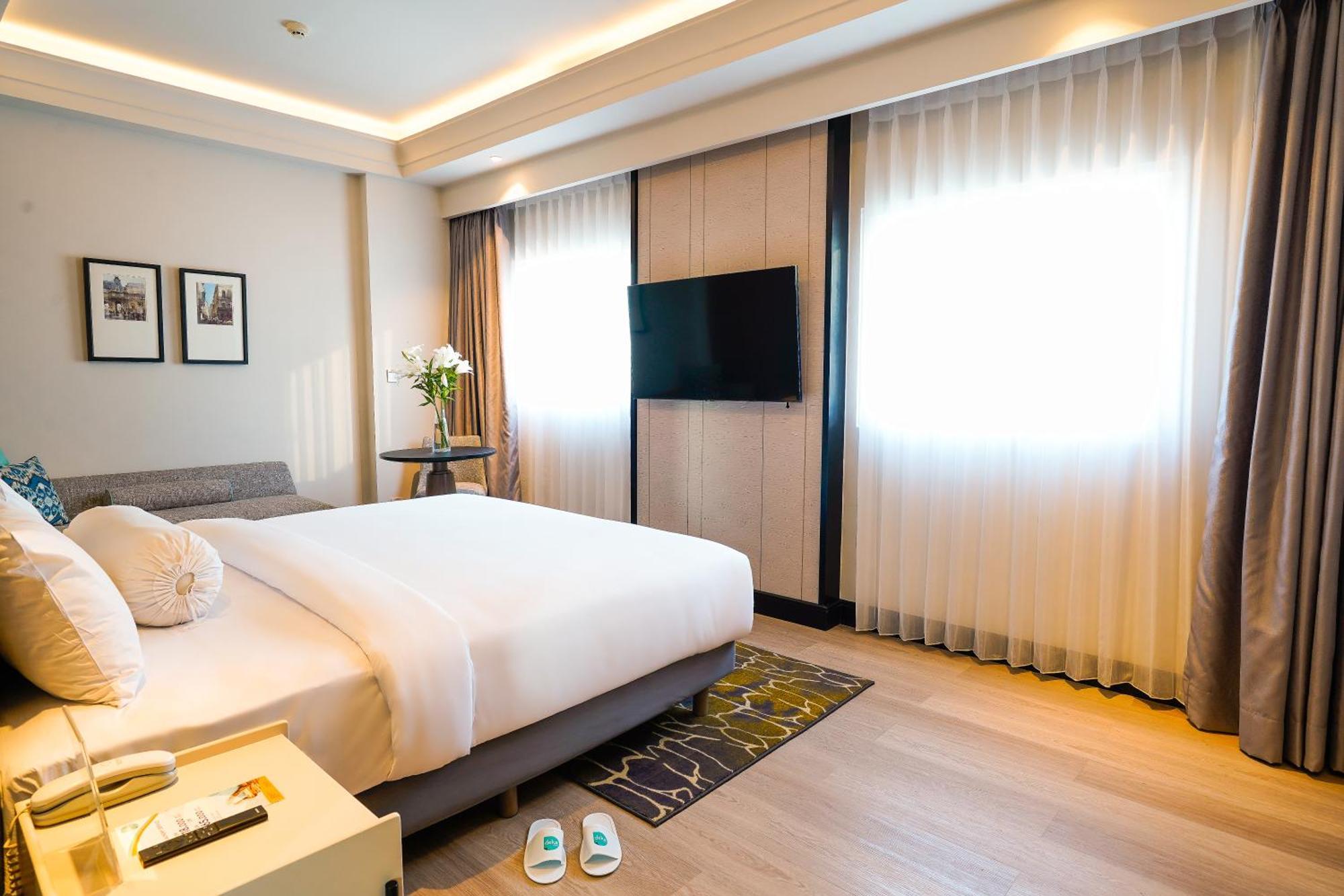 Deka Hotel Surabaya Hr Muhammad Exterior foto