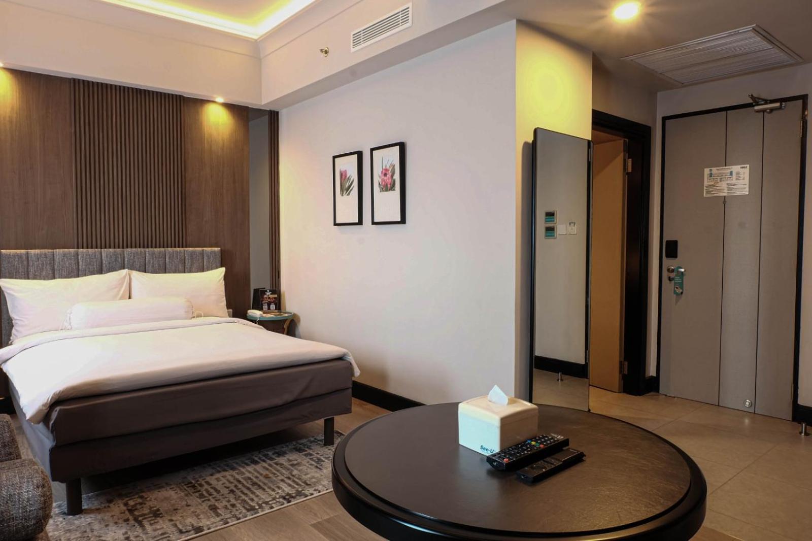 Deka Hotel Surabaya Hr Muhammad Habitación foto