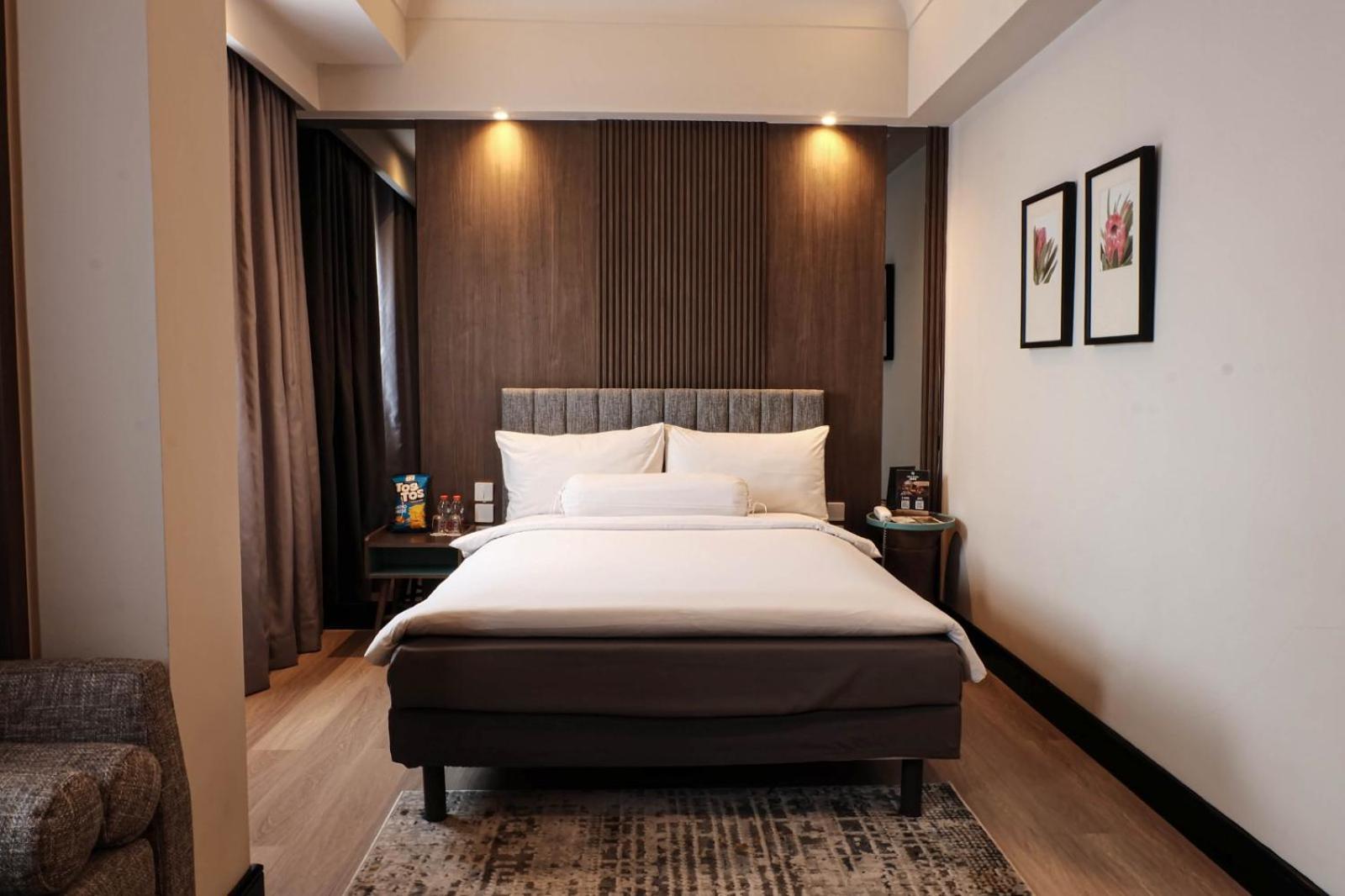 Deka Hotel Surabaya Hr Muhammad Habitación foto